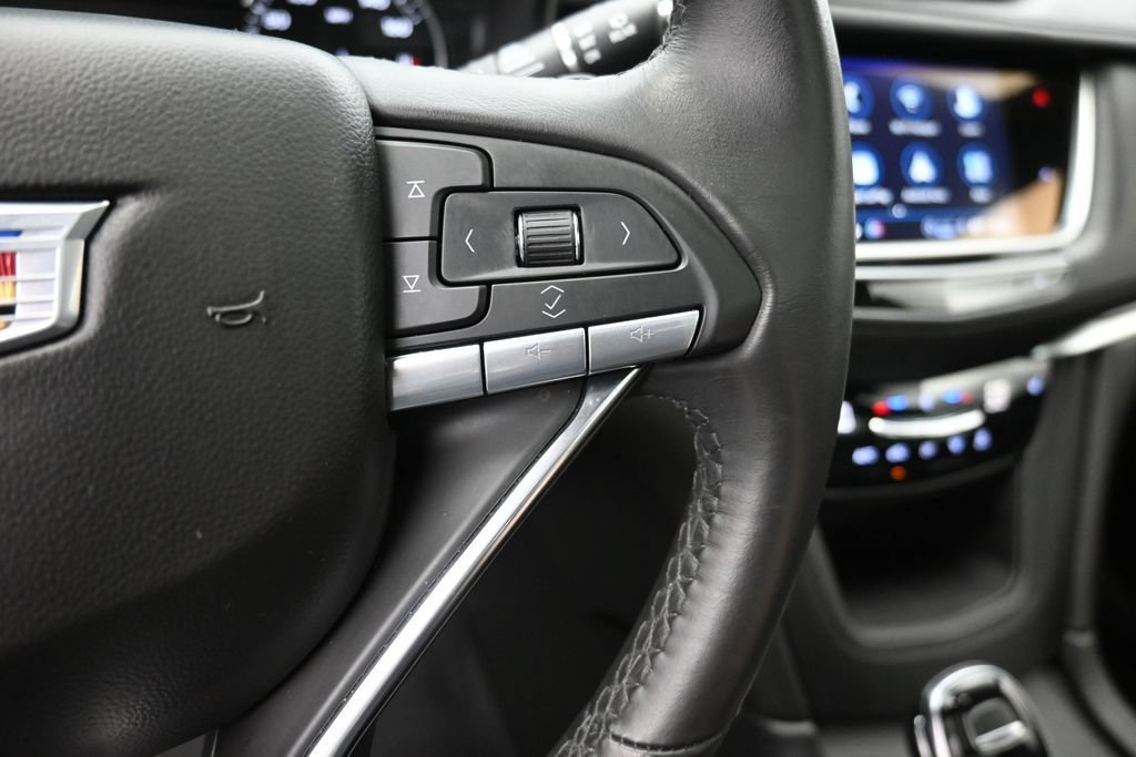 Used 2025 Cadillac XT6 Luxury FWD image 29