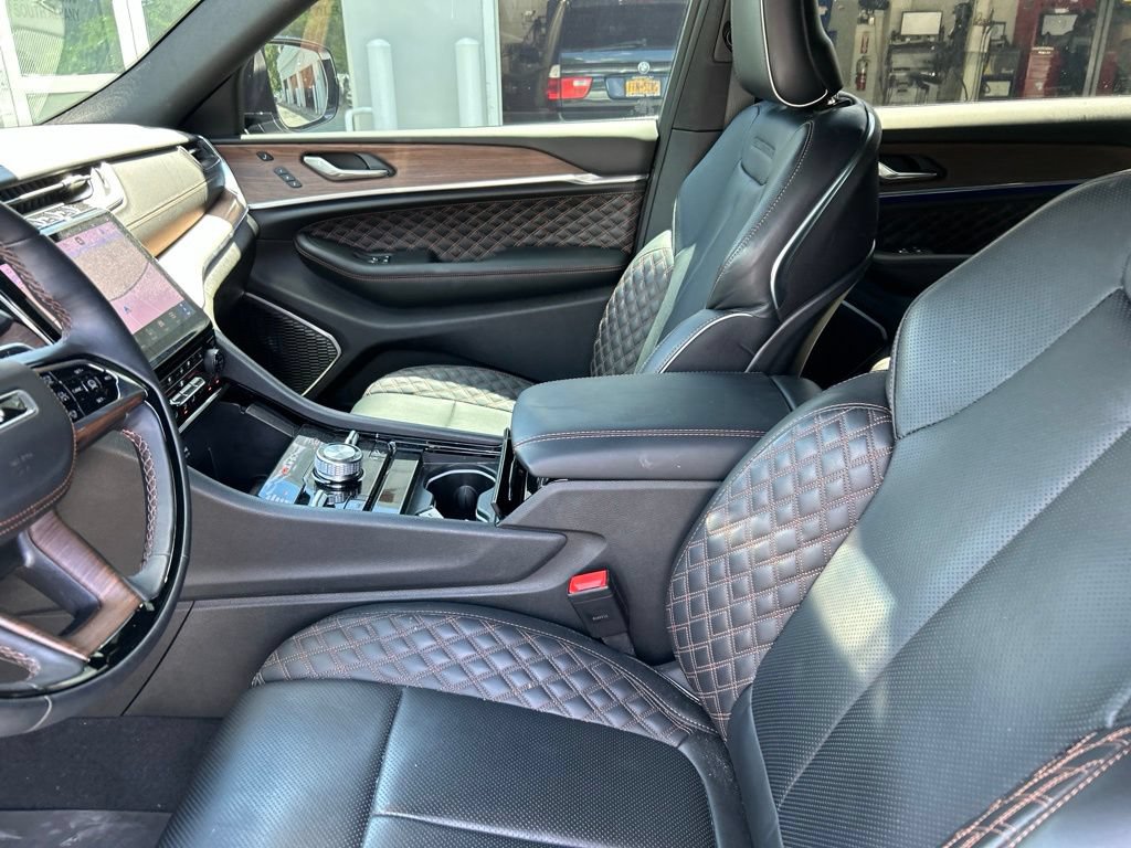 Used 2025 Jeep Grand Cherokee L Summit AWD/4WD image 11