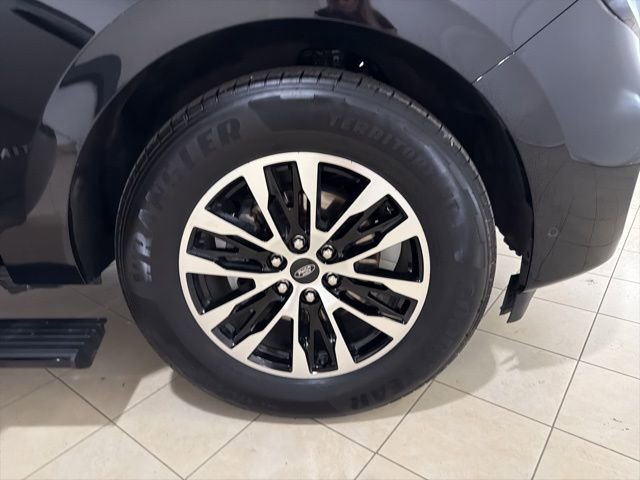 Used 2025 Ford Expedition Platinum AWD/4WD image 36