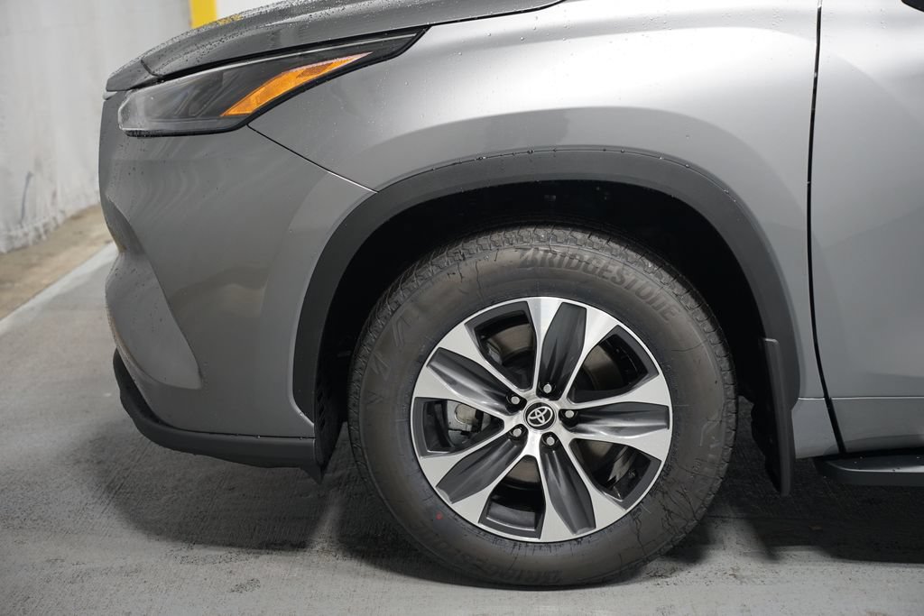 New 2026 Toyota Highlander XLE AWD/4WD image 5