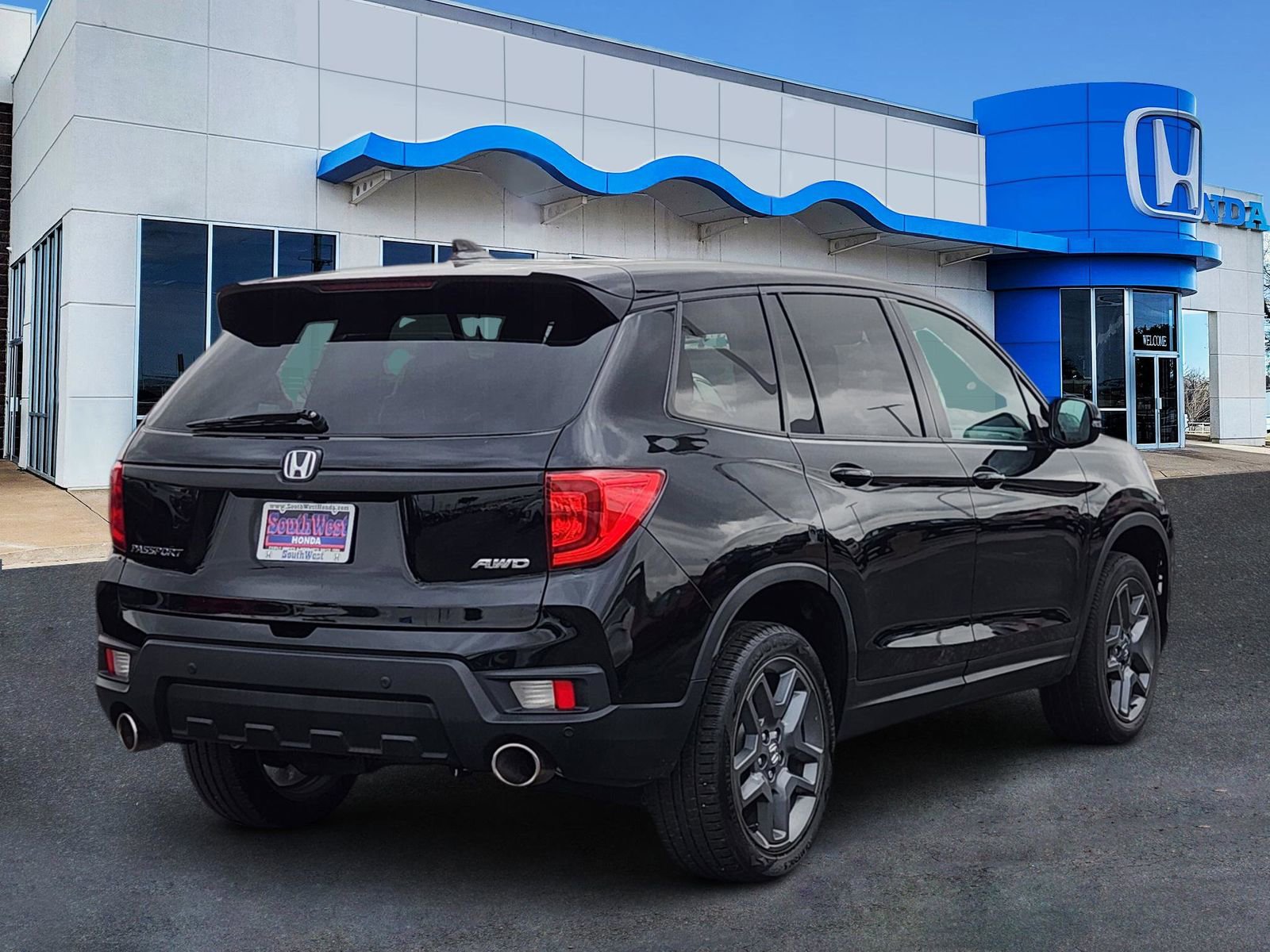 Used 2023 Honda Passport EX-L image 5