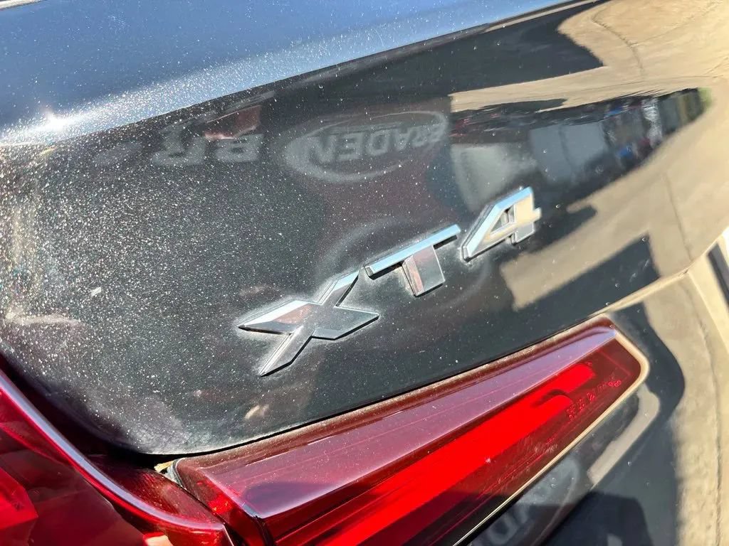 Used 2024 Cadillac XT4 Luxury w/ Cold Weather Package AWD/4WD image 11