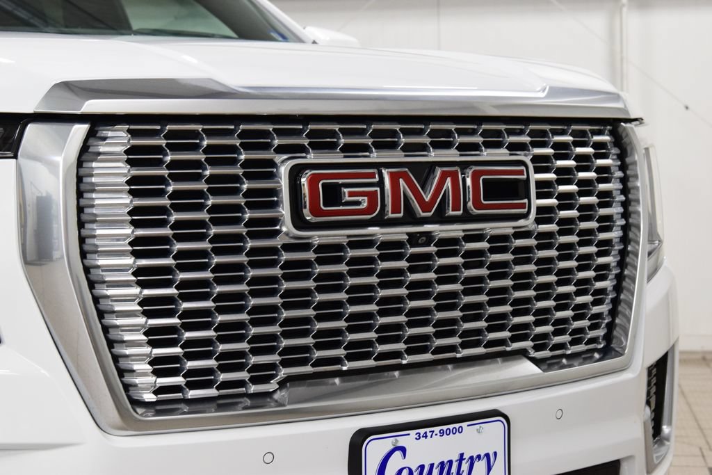 Used 2024 GMC Yukon XL Denali AWD/4WD image 11