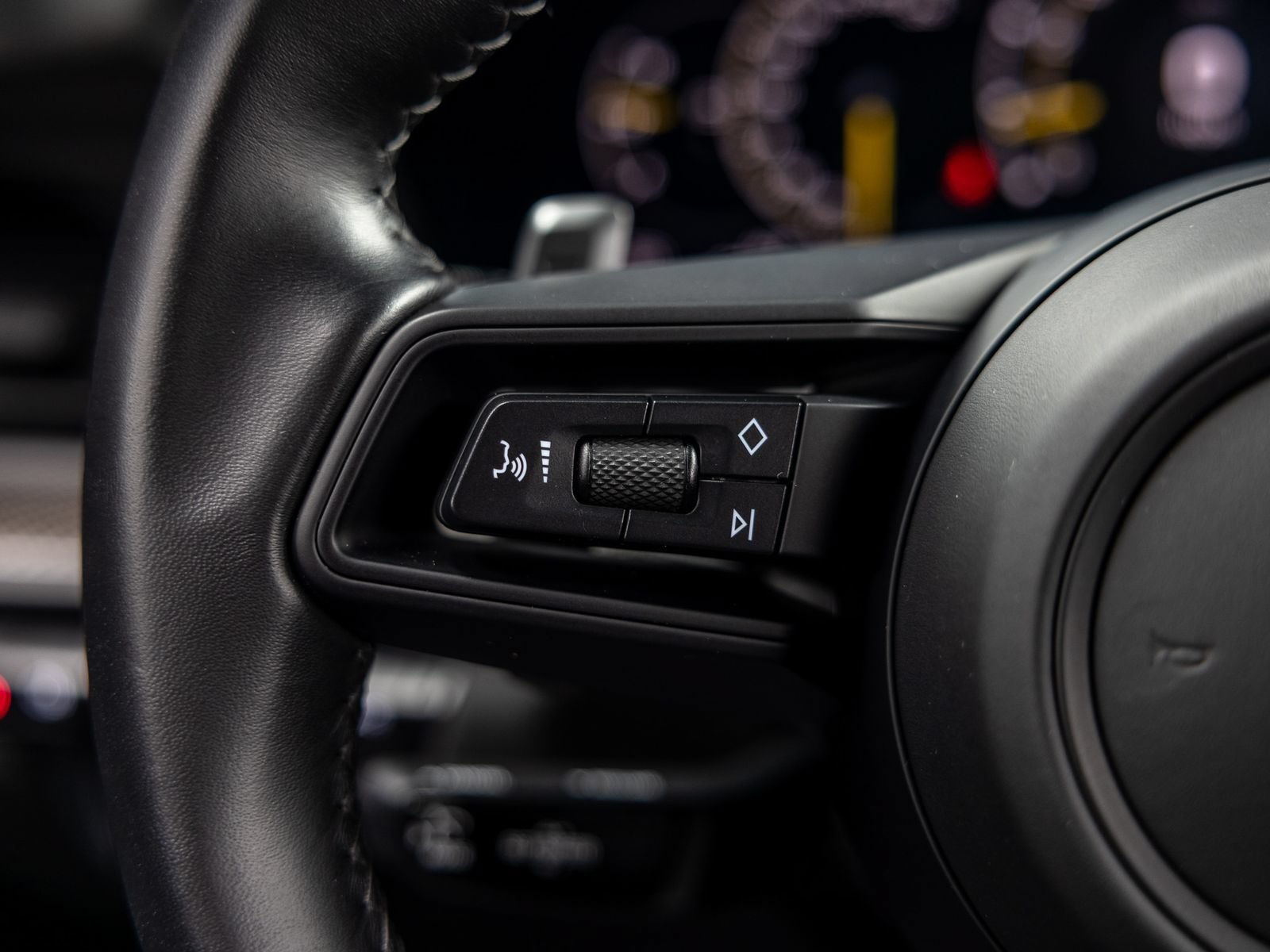 Certified 2025 Porsche 911 GT3 RWD image 37