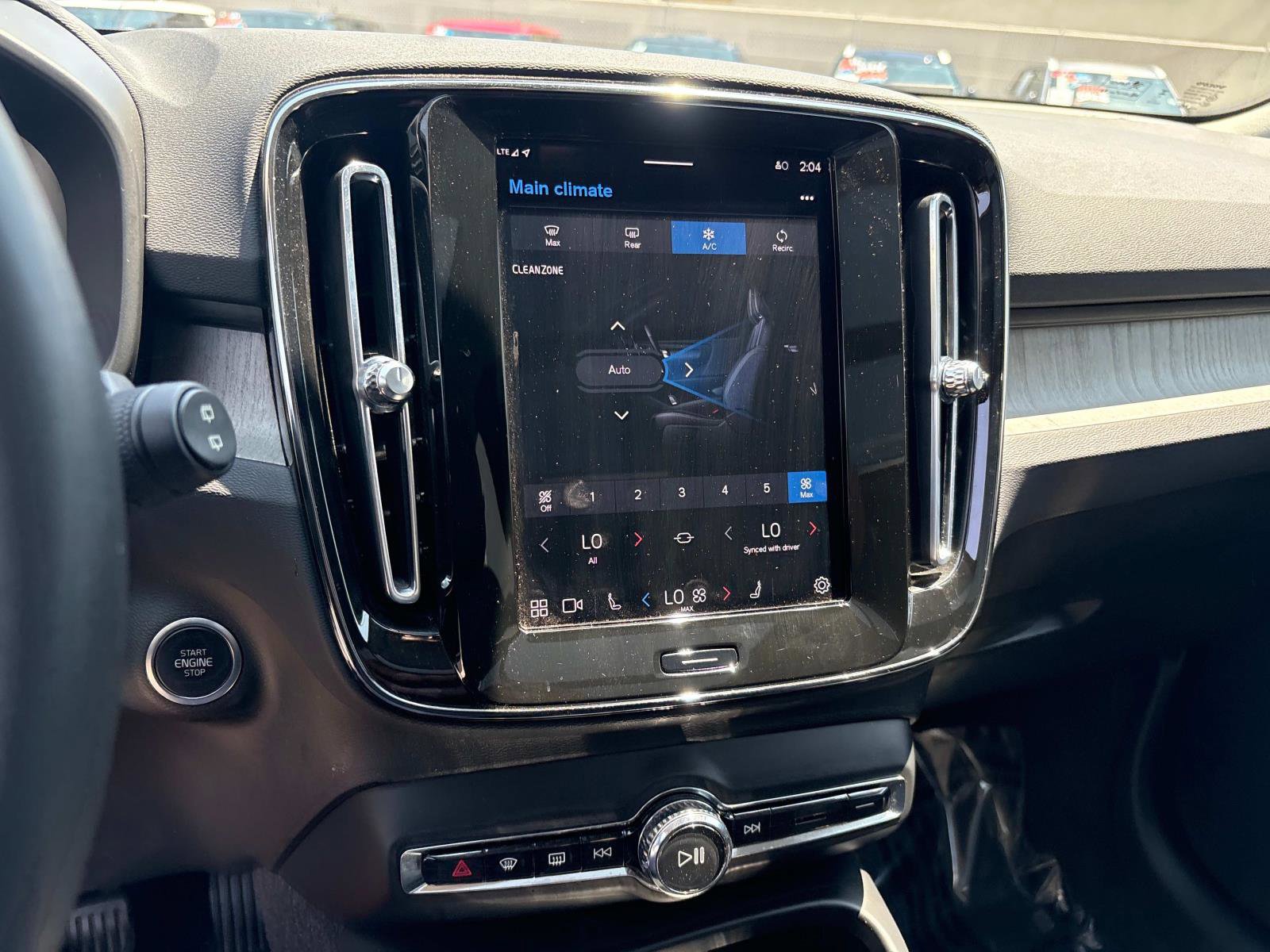 Used 2023 Volvo XC40 B5 Plus image 20