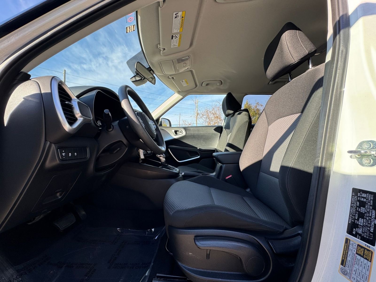 Used 2025 Kia Soul LX w/ LX Technology Package image 22