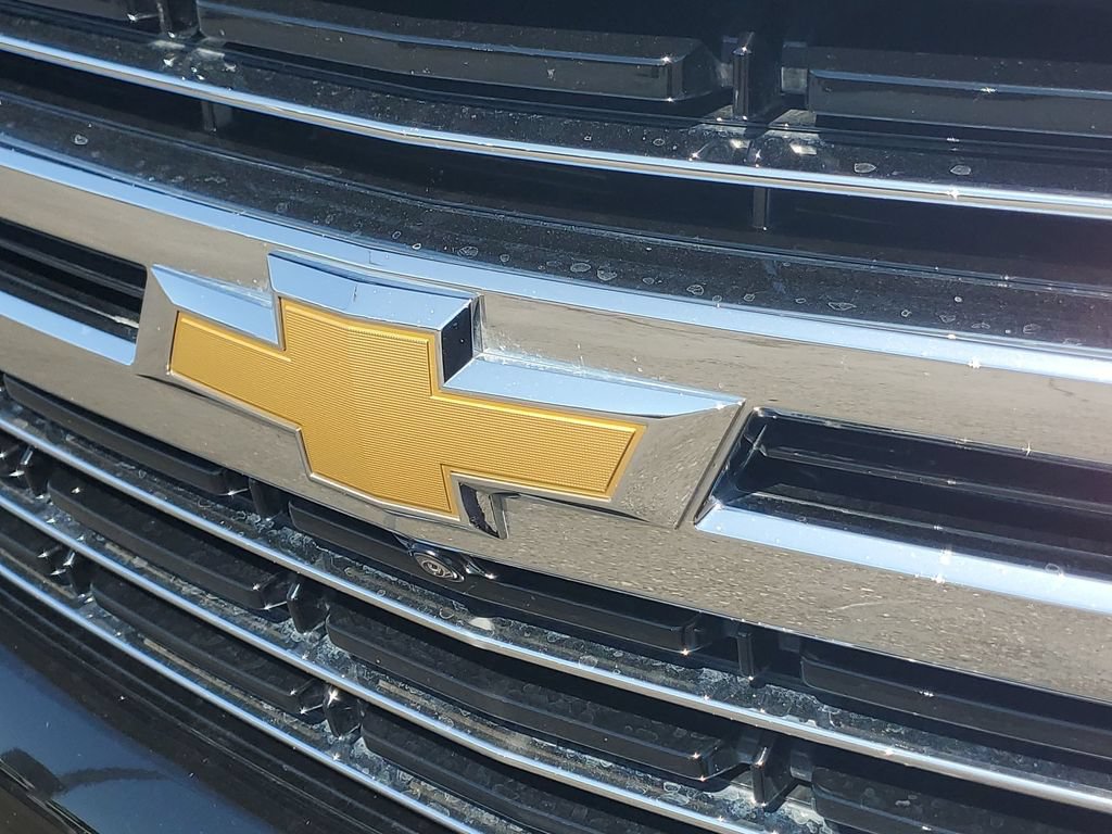 Used 2023 Chevrolet Suburban LT RWD image 32