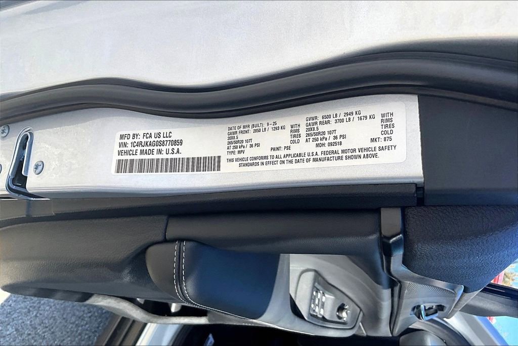 New 2025 Jeep Grand Cherokee L Altitude image 8