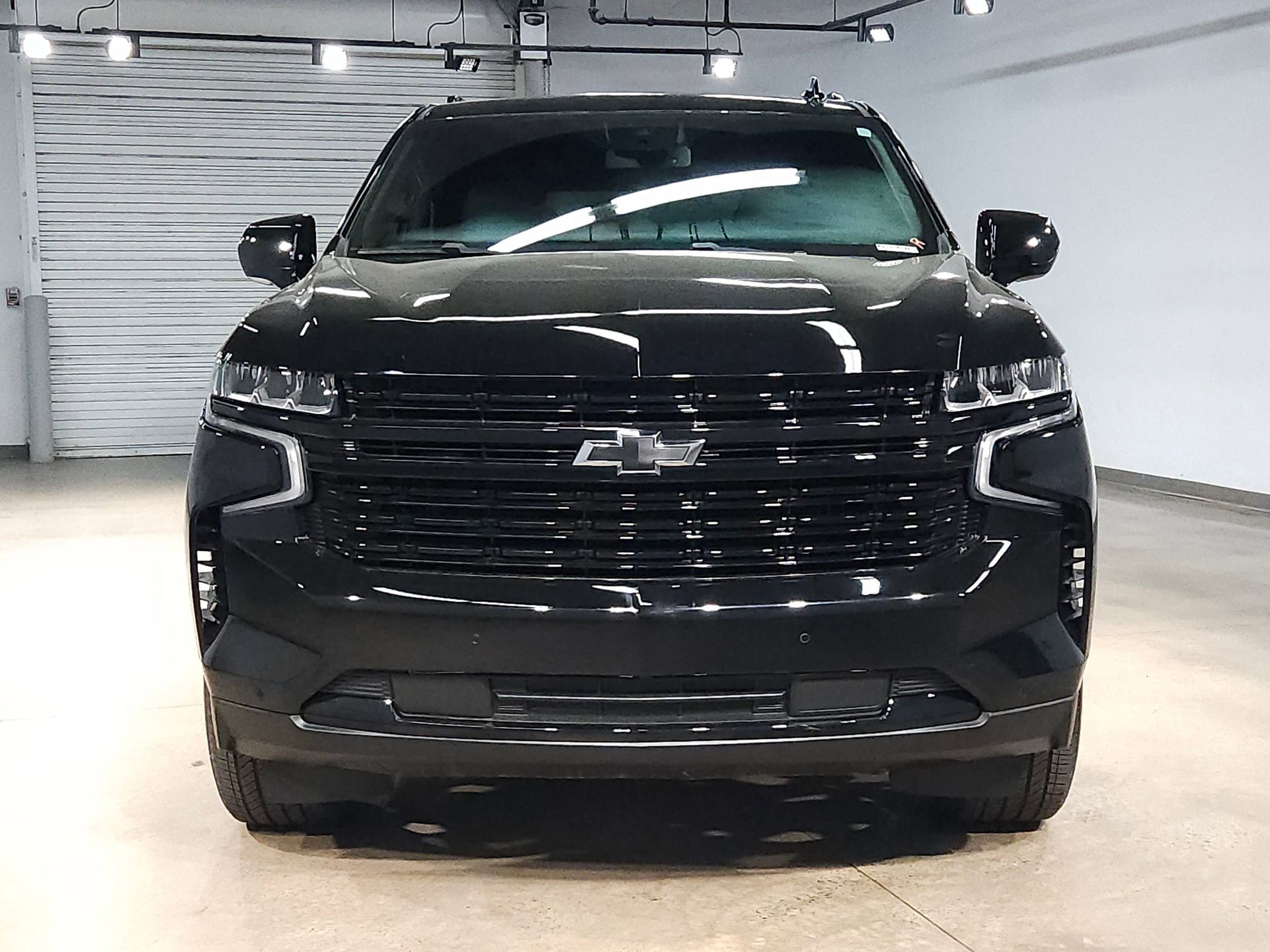 Used 2023 Chevrolet Tahoe RST AWD/4WD image 2