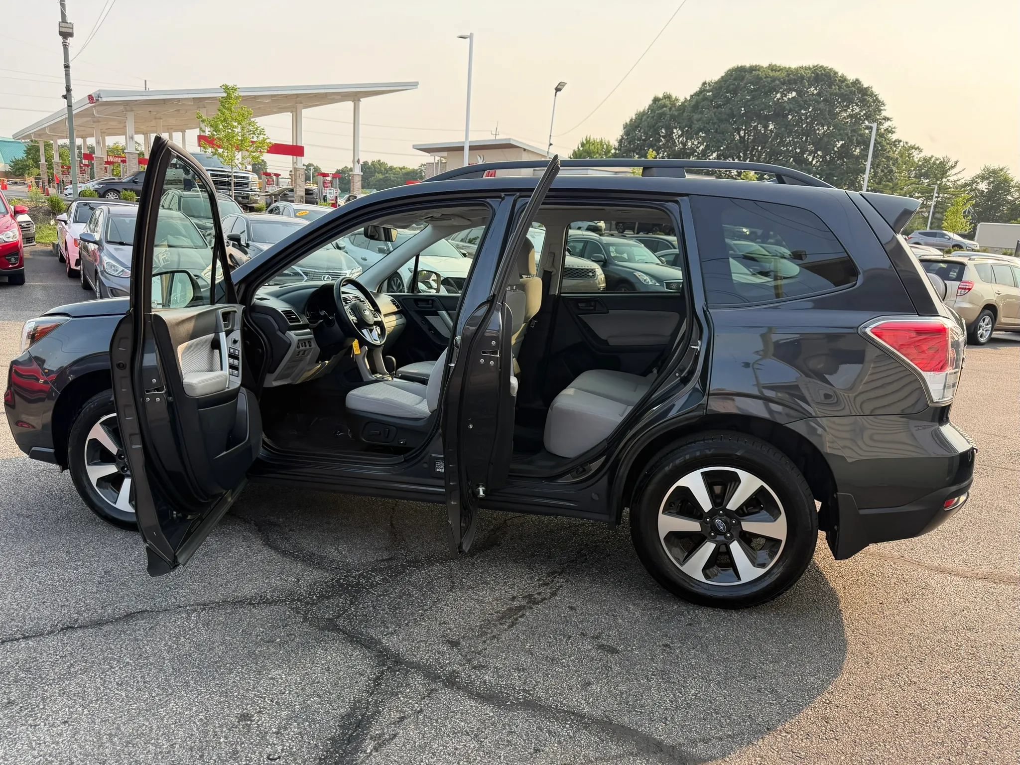 Used 2018 Subaru Forester 2.5i Premium AWD/4WD image 11