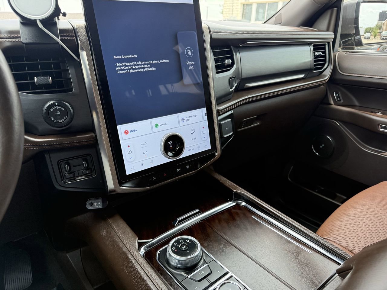 Used 2024 Ford Expedition King Ranch image 16