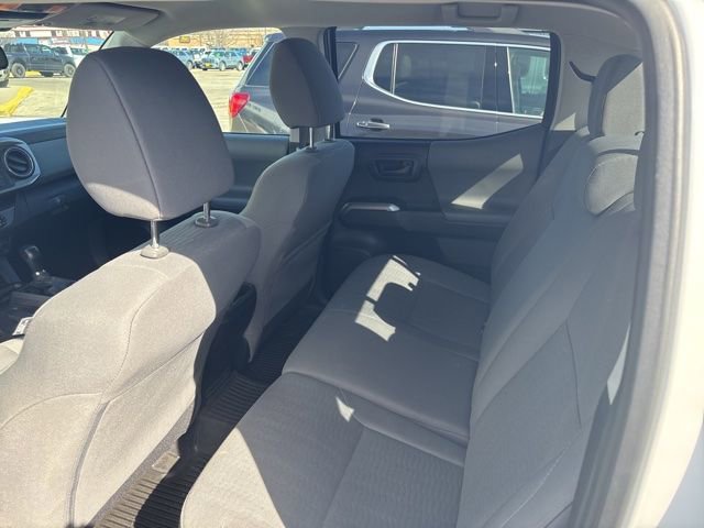 Used 2018 Toyota Tacoma SR5 AWD/4WD image 9