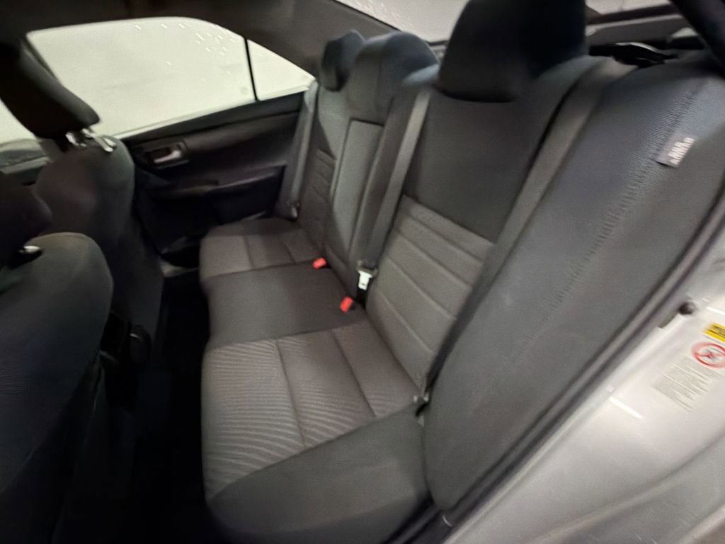 Used 2016 Toyota Camry LE image 21