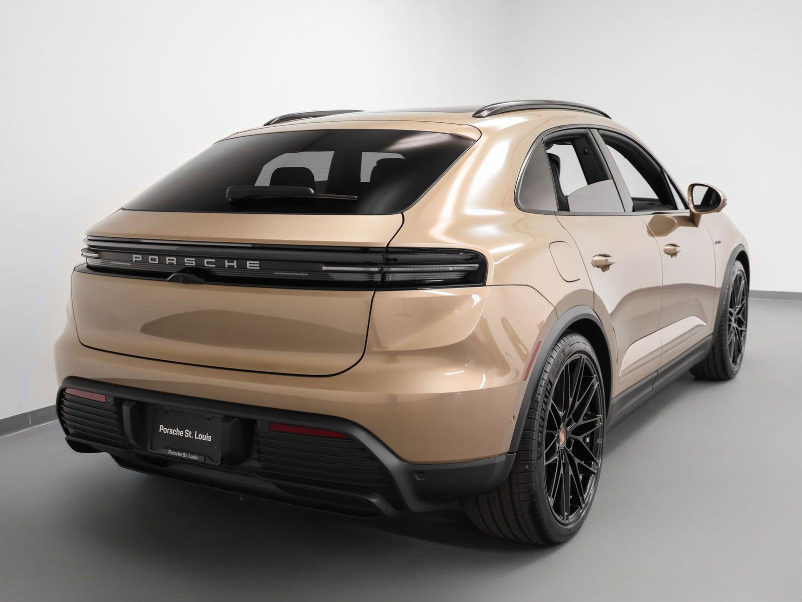 New 2025 Porsche Macan 4S Electric image 12