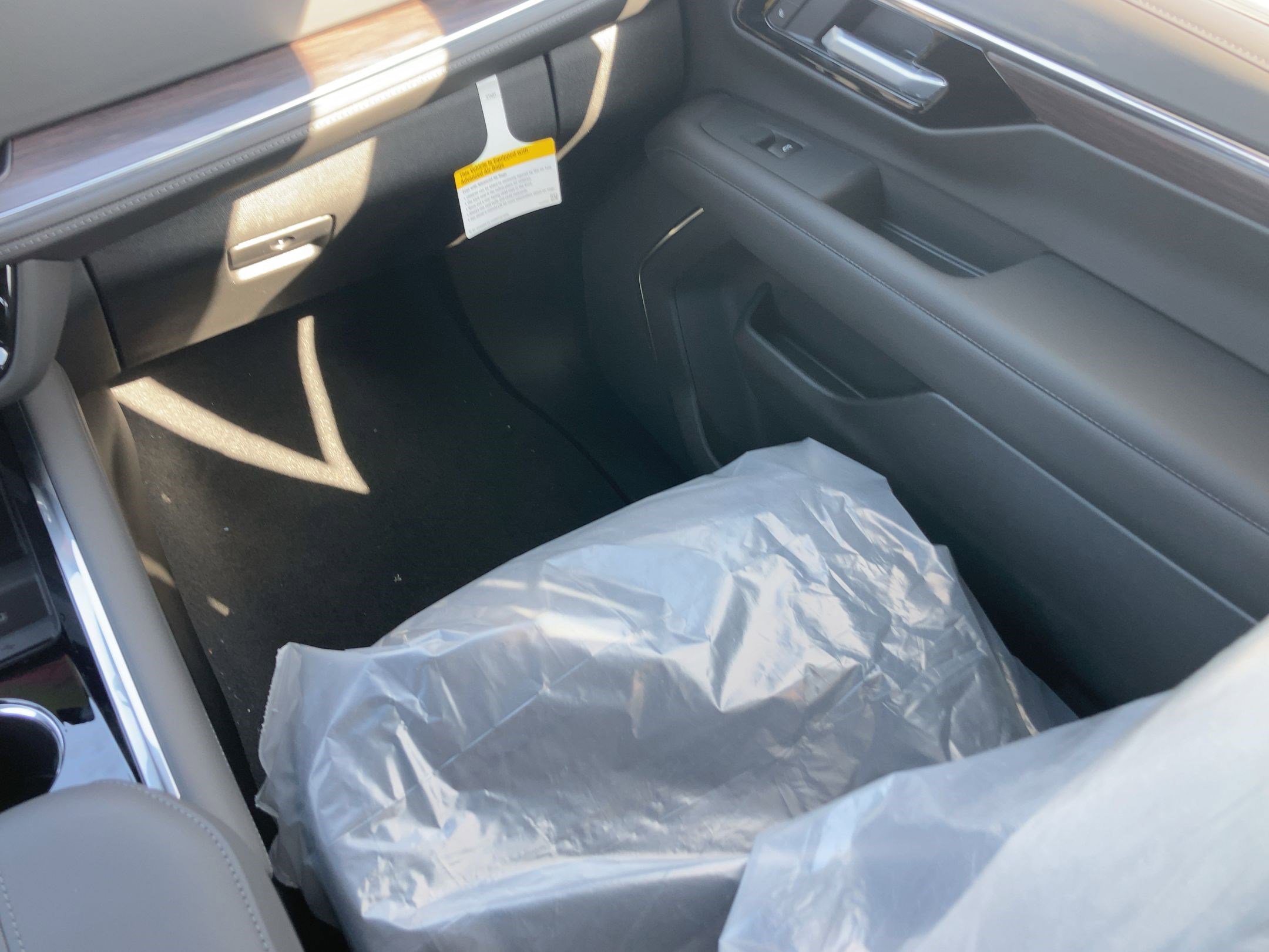 New 2026 Chevrolet Suburban LS image 28