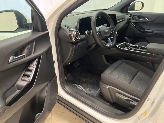 New 2026 Chevrolet Equinox LT w/ LPO, Floor Liner Package image 9