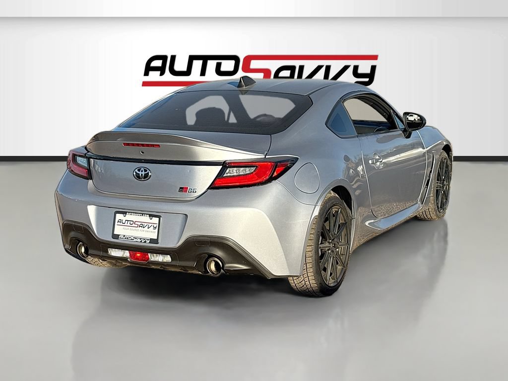 Used 2024 Toyota GR86 Premium RWD image 7