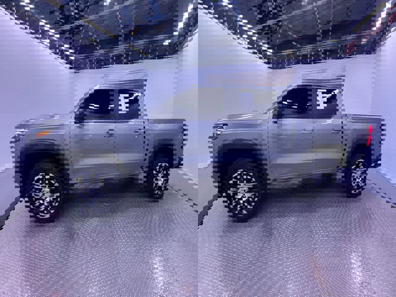 Used 2023 Chevrolet Colorado Z71 w/ Z71 Convenience Package 2 image 5