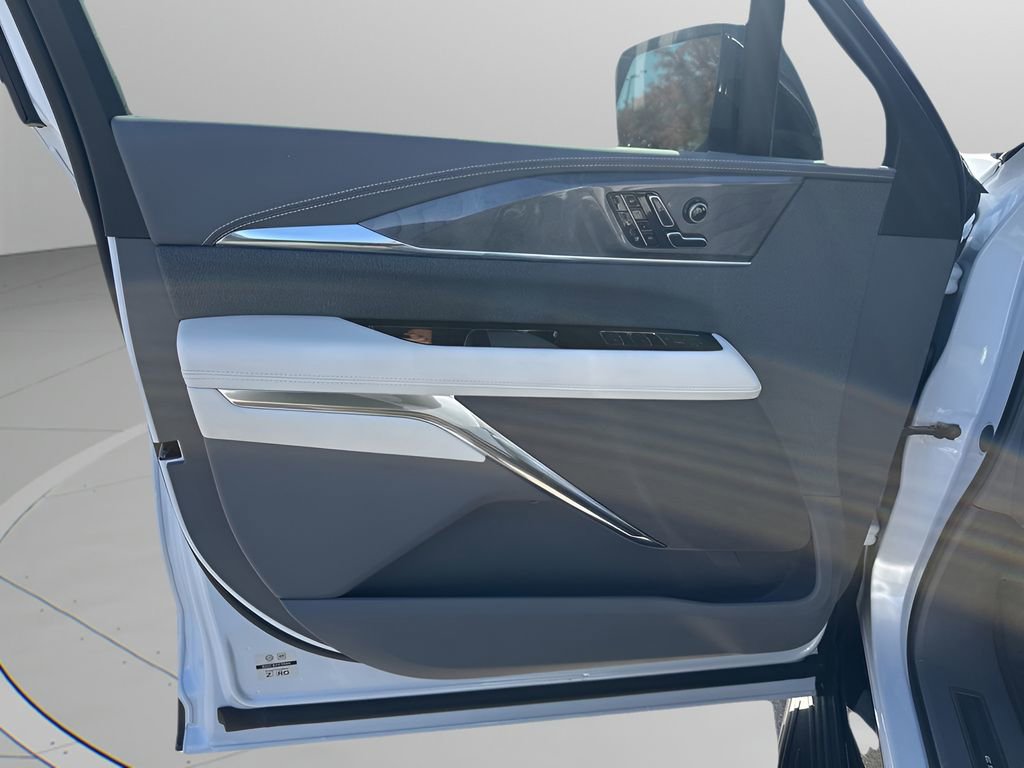 New 2026 Cadillac Escalade IQ Luxury 1 w/ LPO, Floor Liner Package AWD/4WD image 26