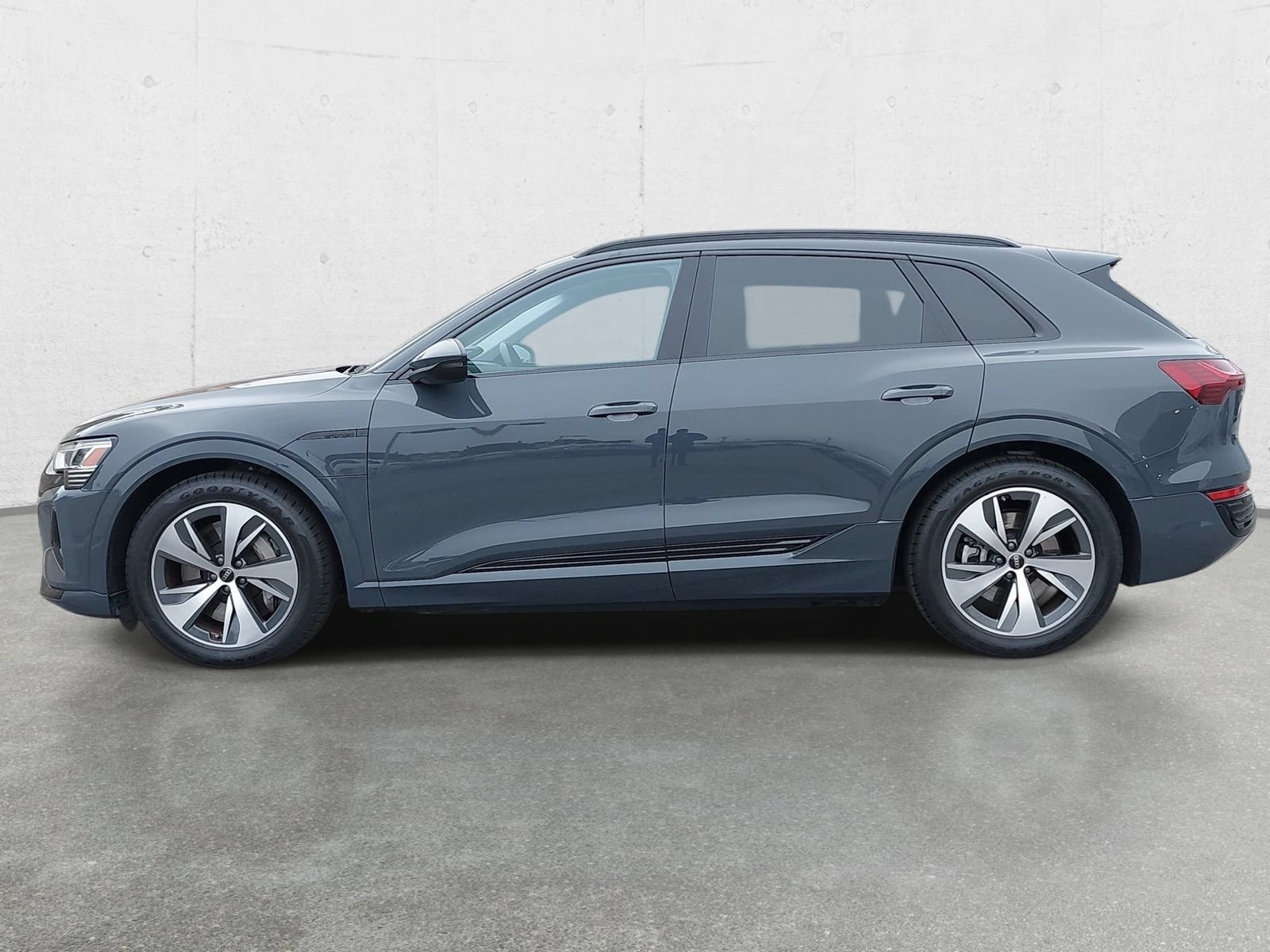 Used 2024 Audi Q8 e-tron Premium Plus AWD/4WD image 8