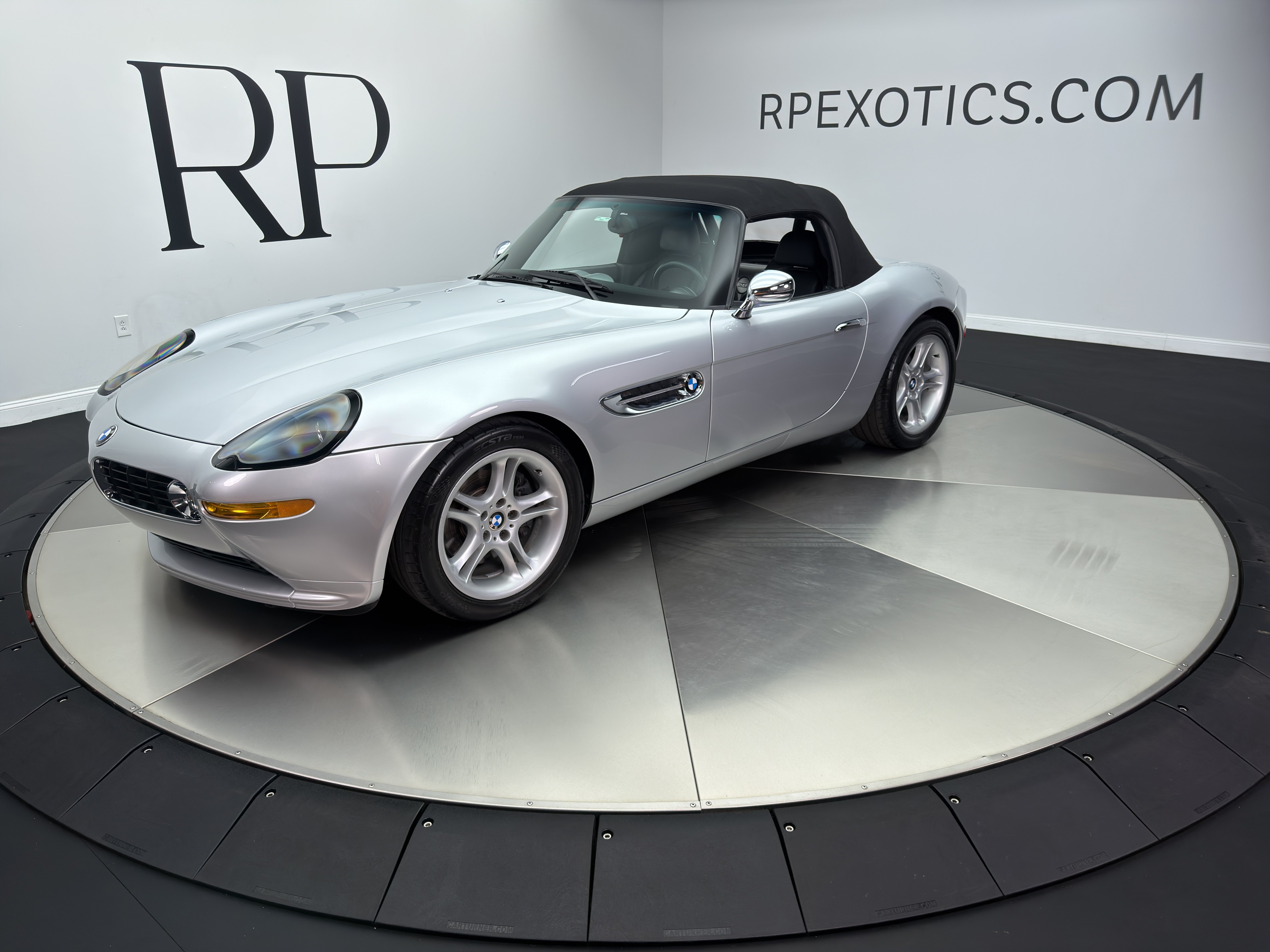 Used 2000 BMW Z8 RWD image 2