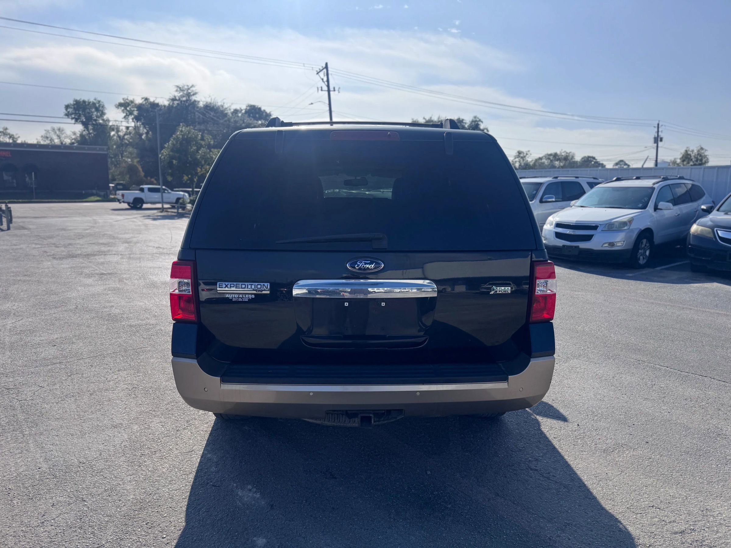 Used 2013 Ford Expedition XLT image 6