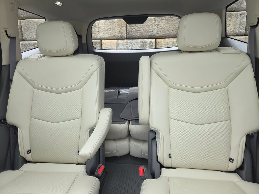 Used 2024 Cadillac XT6 Premium Luxury AWD/4WD image 36
