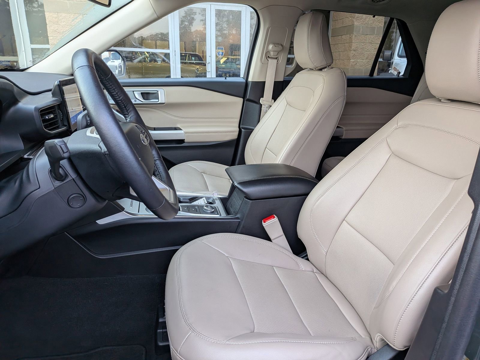 Certified 2023 Ford Explorer Limited w/ Equipment Group 301A image 23