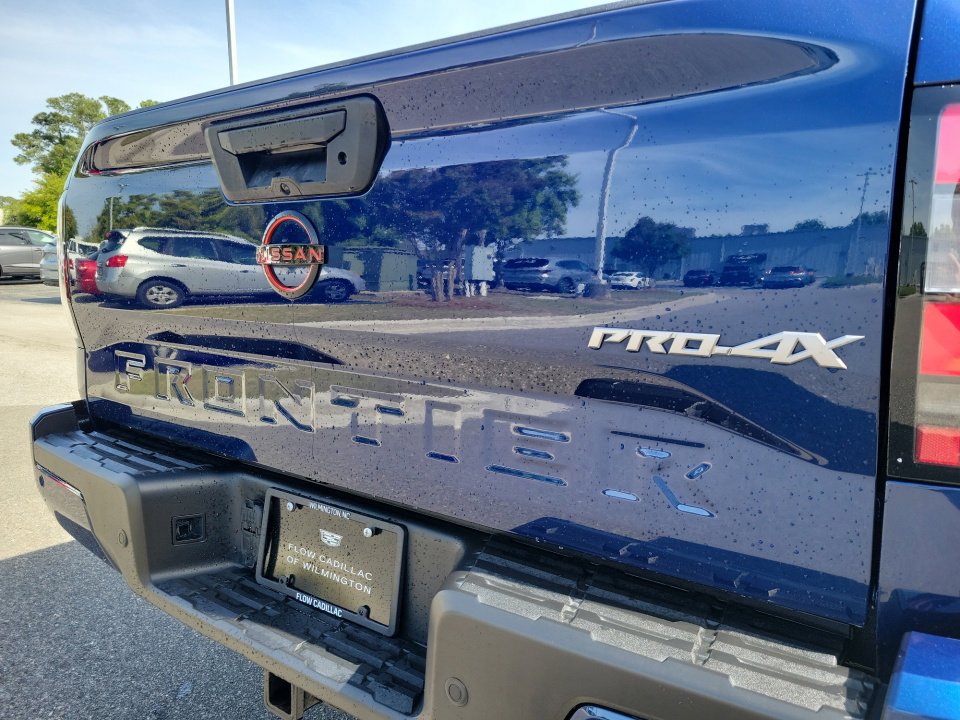 Used 2023 Nissan Frontier PRO-4X w/ Pro Convenience Package AWD/4WD image 16