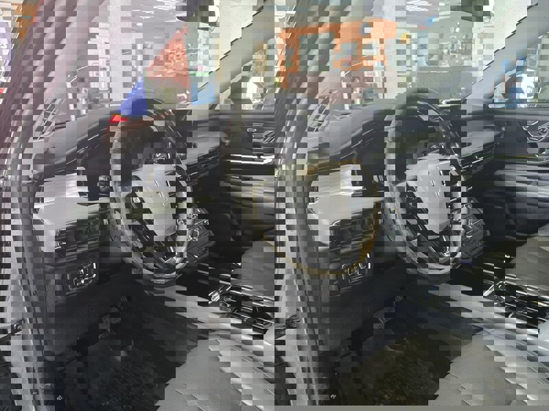 Used 2020 Lincoln Corsair Reserve w/ Equipment Group 201A image 8