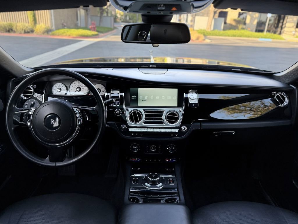 Used 2014 Rolls-Royce Ghost RWD image 26