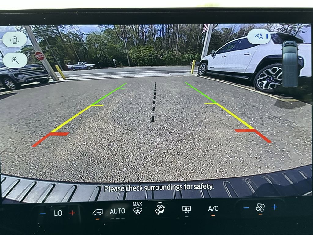 Used 2024 Ford Transit 350 XLT image 25