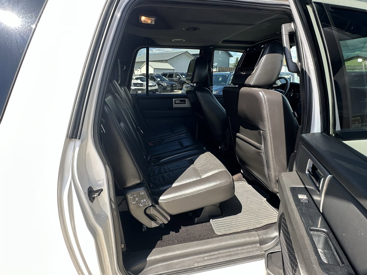 Used 2014 Ford Expedition EL Limited w/ Equipment Group 301A AWD/4WD image 11