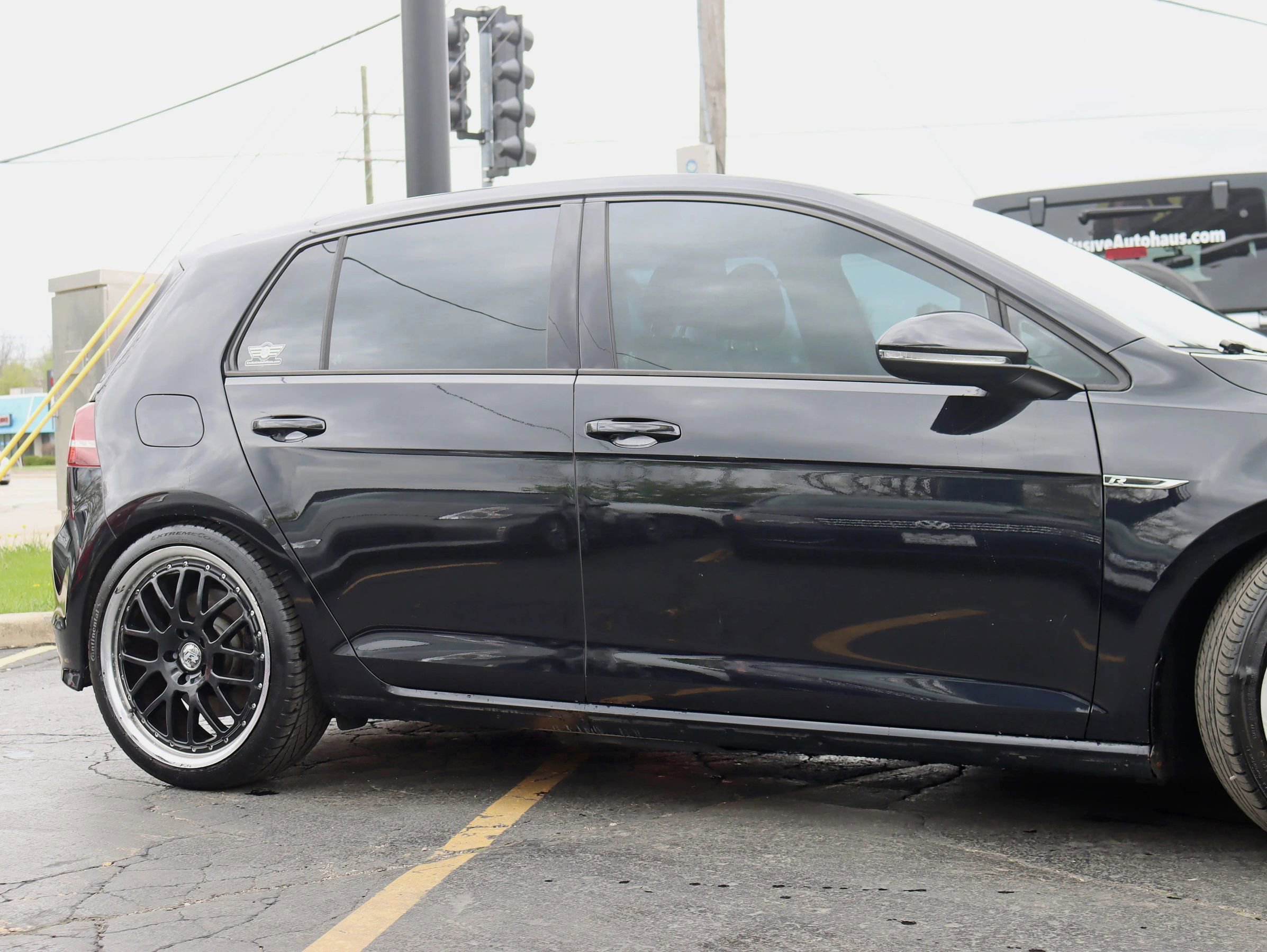 Used 2016 Volkswagen Golf R 4-Door w/ Driver Assistance Package AWD/4WD image 4