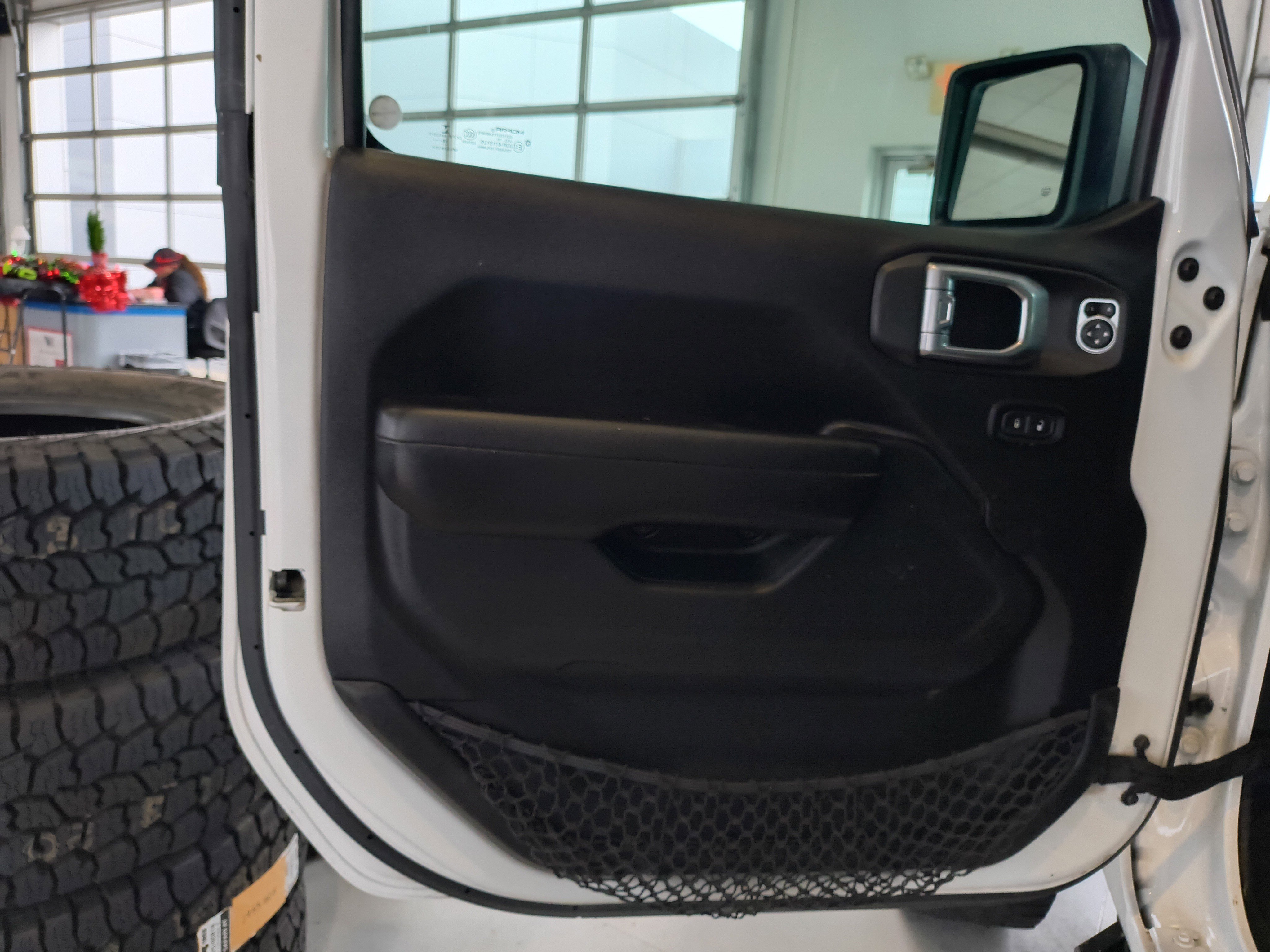 Used 2020 Jeep Gladiator Sport w/ Quick Order Package 24S image 9