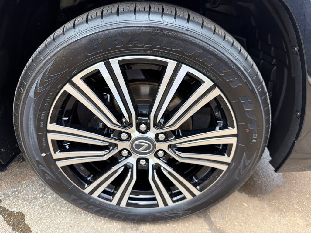 New 2026 Lexus LX 600 4WD w/ Luxury Package image 28