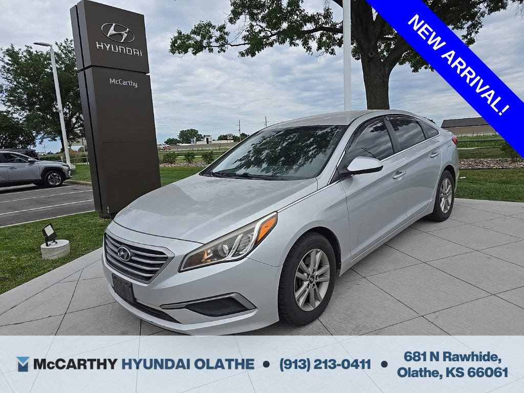Used 2016 Hyundai Sonata SE FWD image 1