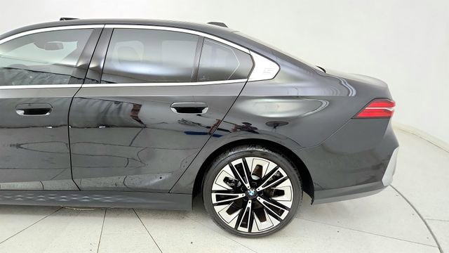 Used 2026 BMW 530i RWD image 9