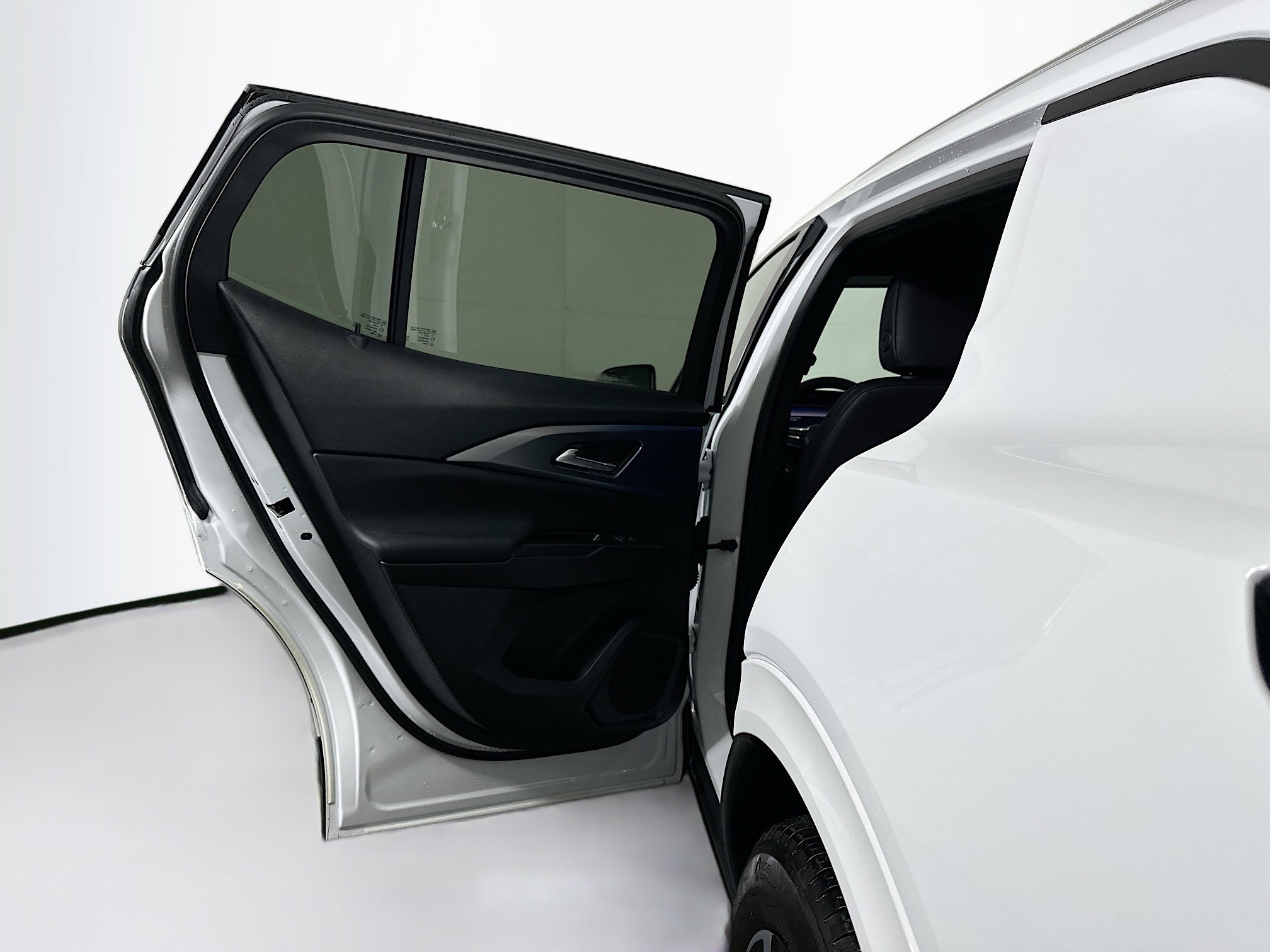 Used 2024 Chevrolet Equinox EV LT image 26