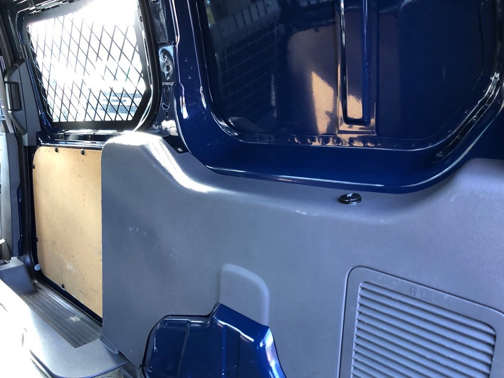 Used 2020 Ford Transit Connect XLT image 23