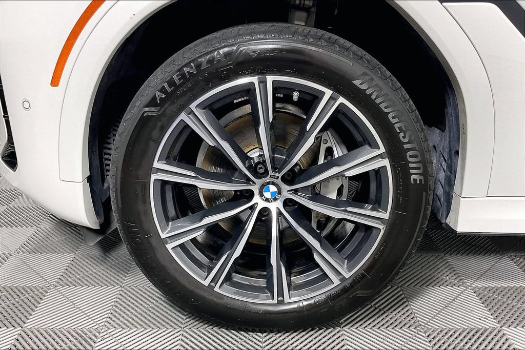 Used 2025 BMW X6 xDrive40i w/ Climate Comfort Package AWD/4WD image 10