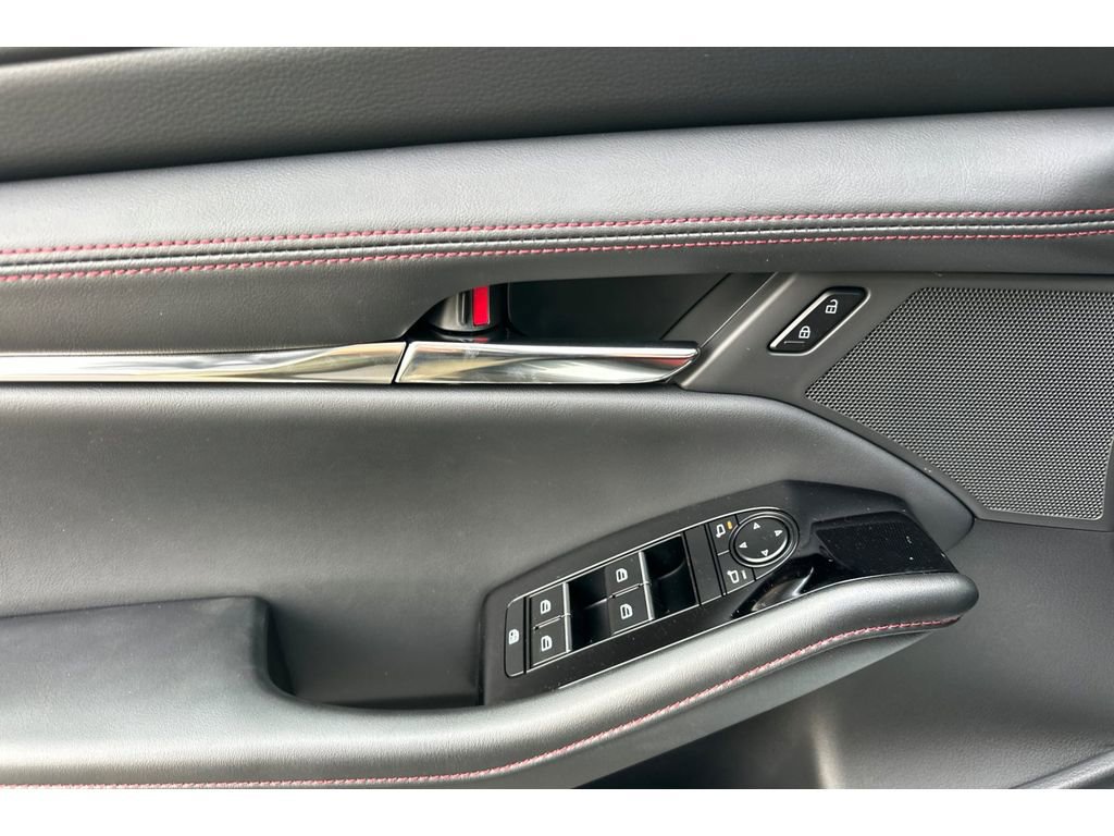 Certified 2025 MAZDA MAZDA3 Carbon image 10