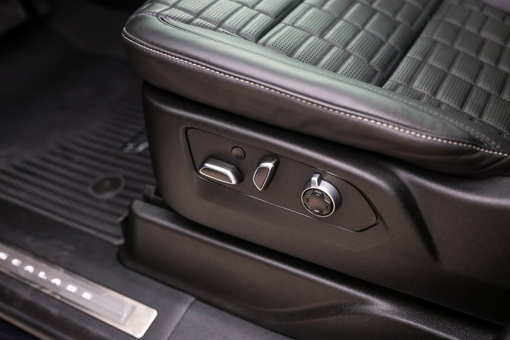 Certified 2025 Cadillac Escalade Sport Platinum w/ LPO, ONYX Package image 8