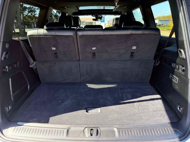 Used 2023 Jeep Wagoneer Series II AWD/4WD image 10