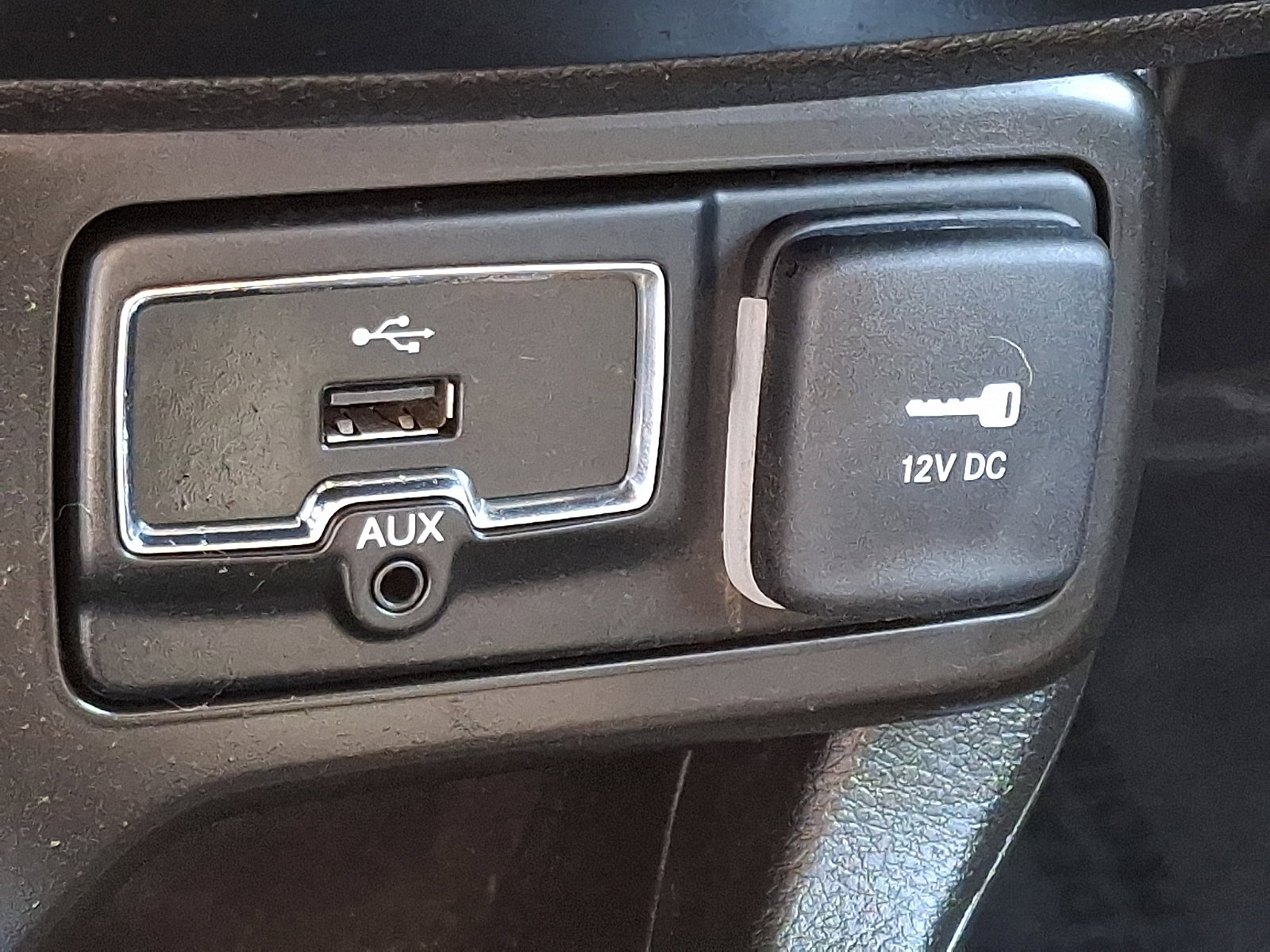 Used 2020 Jeep Renegade Latitude w/ Cold Weather Group AWD/4WD image 25