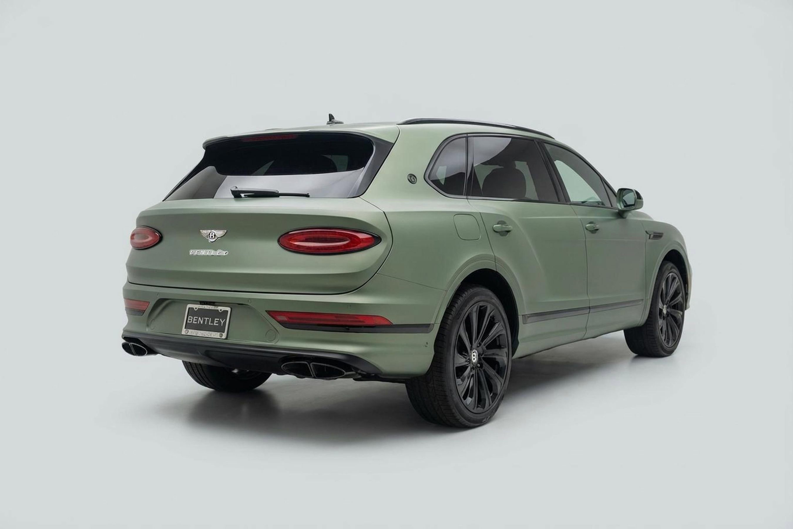 Used 2025 Bentley Bentayga Extended Wheelbase AWD/4WD image 3