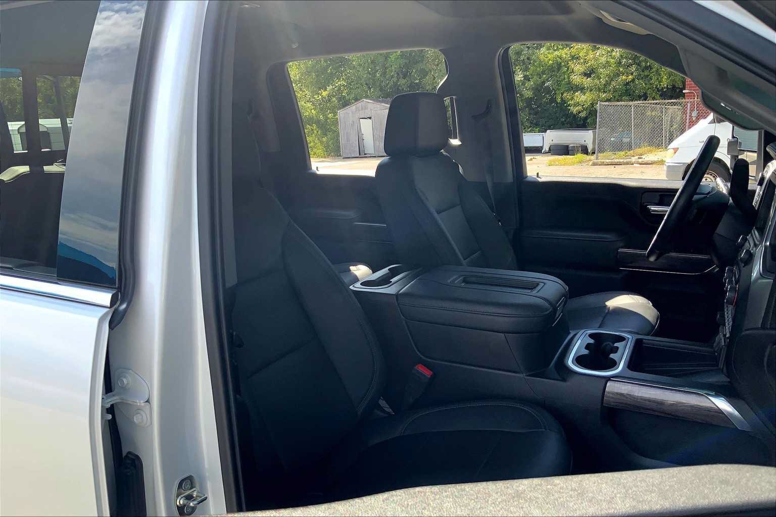 Used 2022 Chevrolet Silverado 2500 LTZ w/ LTZ Plus Package AWD/4WD image 8