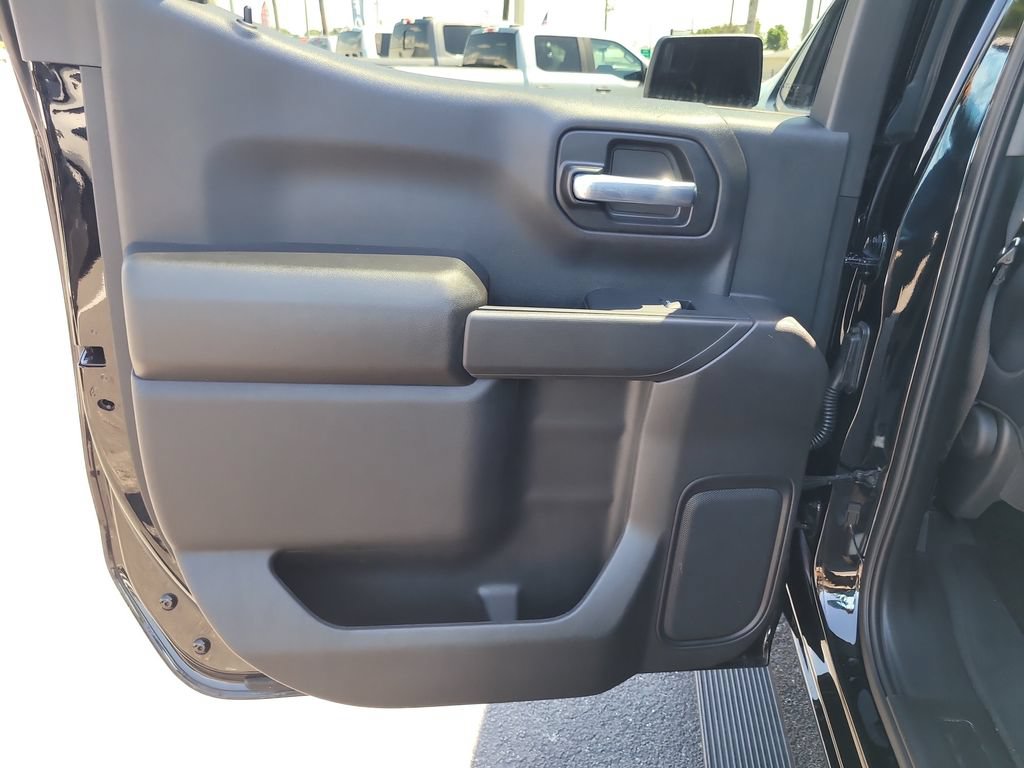 Used 2022 Chevrolet Silverado 1500 Custom AWD/4WD image 9