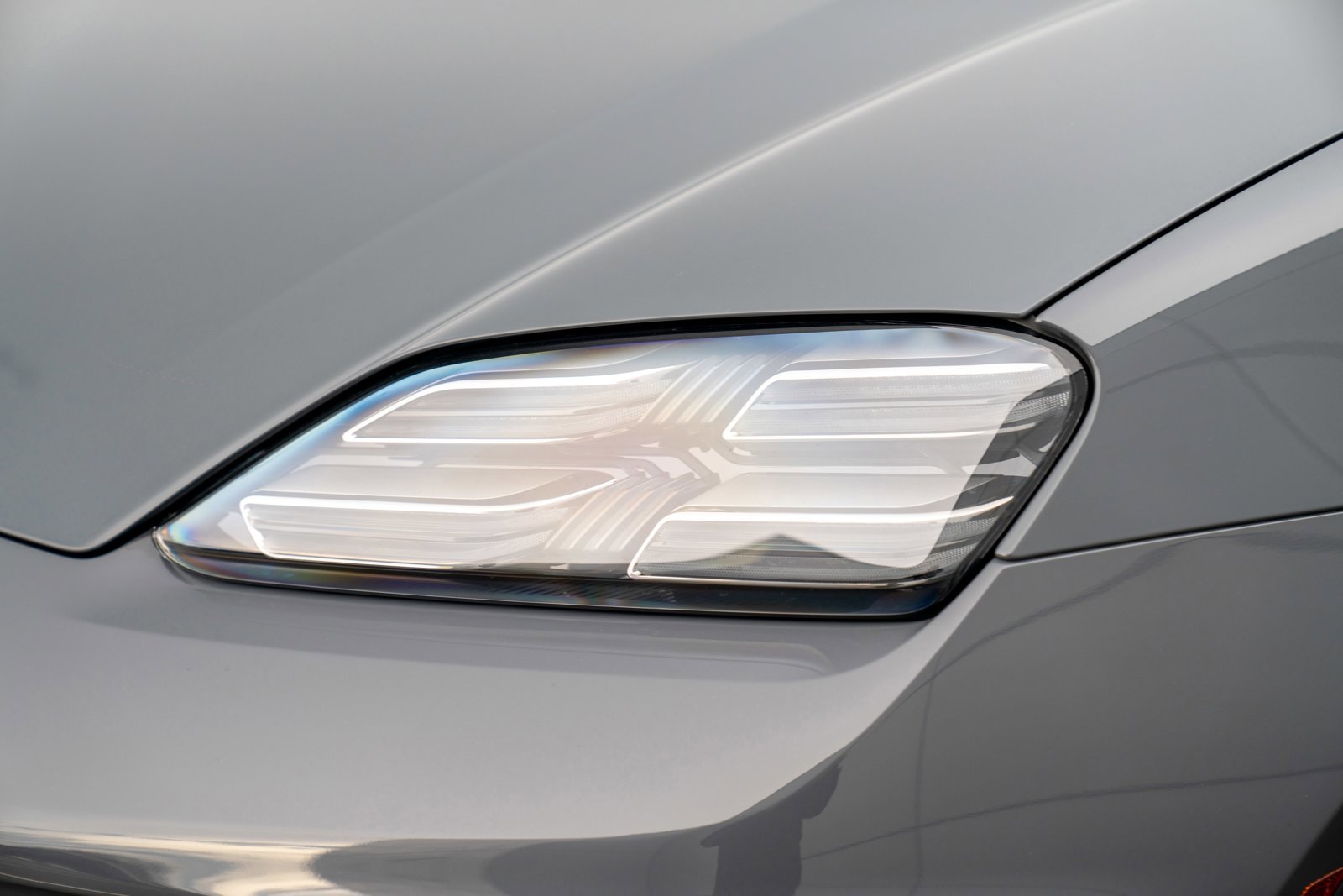 Certified 2025 Porsche Macan Electric image 30