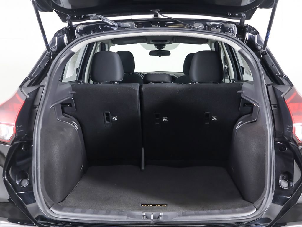 Used 2022 Nissan Kicks S image 16
